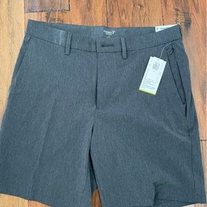 Slim Go-Dry Shade StretchTech Shorts for Men 8”, size 32, dark charcoal gray